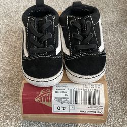 Baby vans size 4
