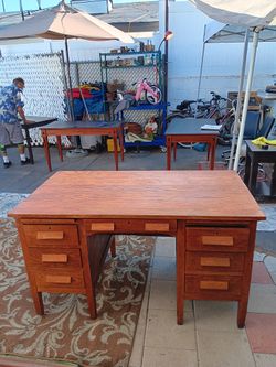 Vintage Solid Oak Double Pedestal Teachers Desk 7 Drawers Made In The USA $245 OBO