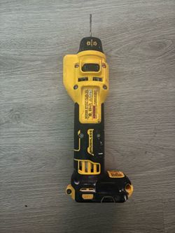 XR 20V Lithium-Ion Cordless Rotary Drywall Cut-Out Tool