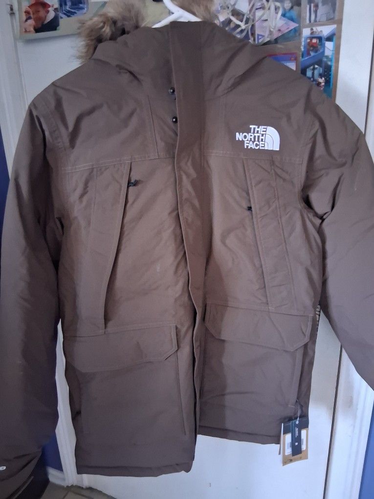 The North Face Mens Mcmurdo Parka. Size: Small