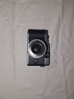 Not working properly!!Fujifilm Fuji X Series X20 12.0MP Digital Camera with 2.8-Inch LCD - Silver