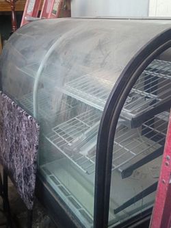 Curved Glass Countertop Display Case