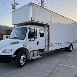 2018 Freightliner M2 Extended Cab 26ft Box Truck