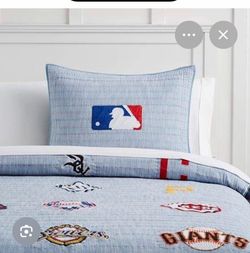 Pottery Barn teen MLB quilt with 2 sham
