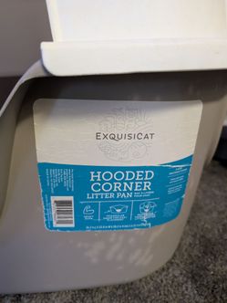 Cornered litter box