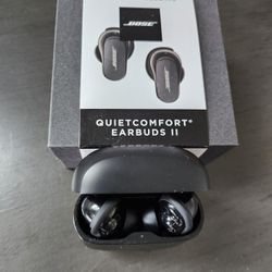 Bose quiet comfort earbuds. Purchased 6.26.23
Used only twice. Almost Brand New! 