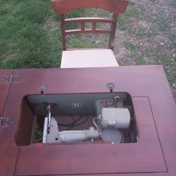 Vintage Sewing Machine 
