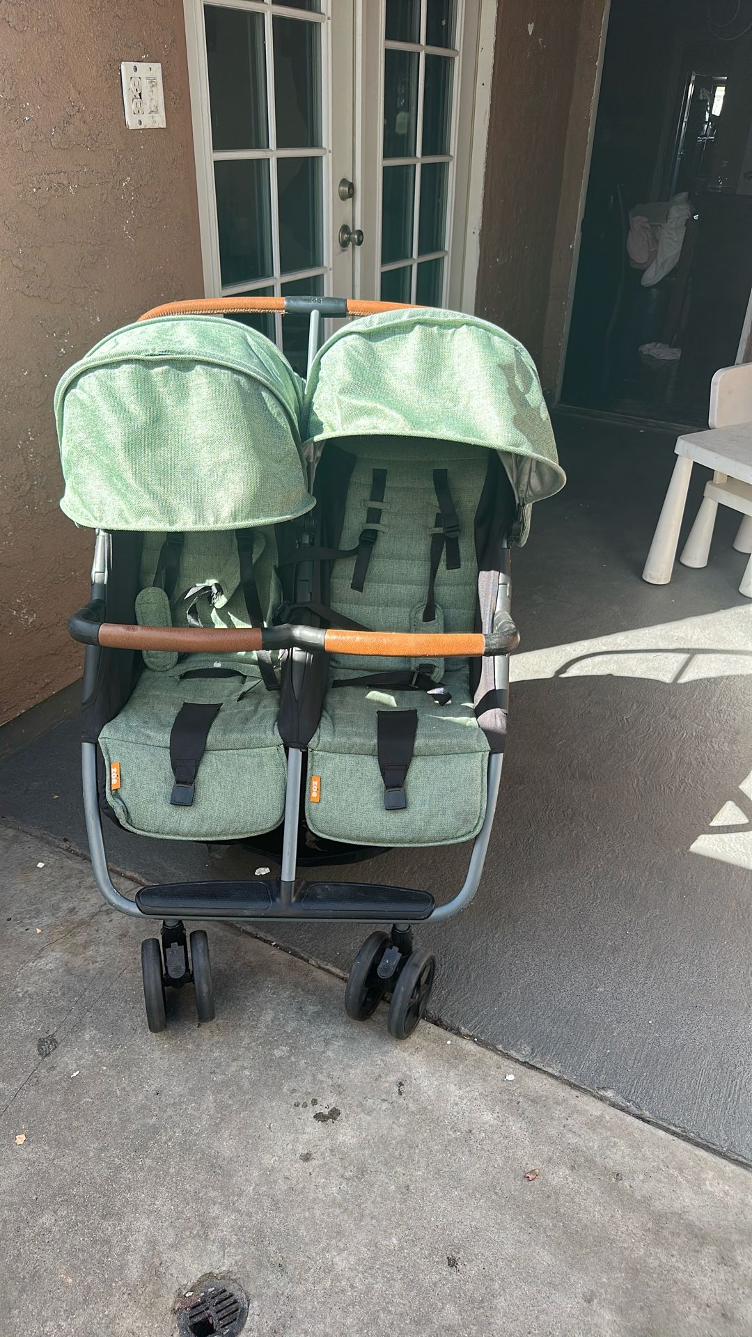 Zoe luxe Double Stroller 
