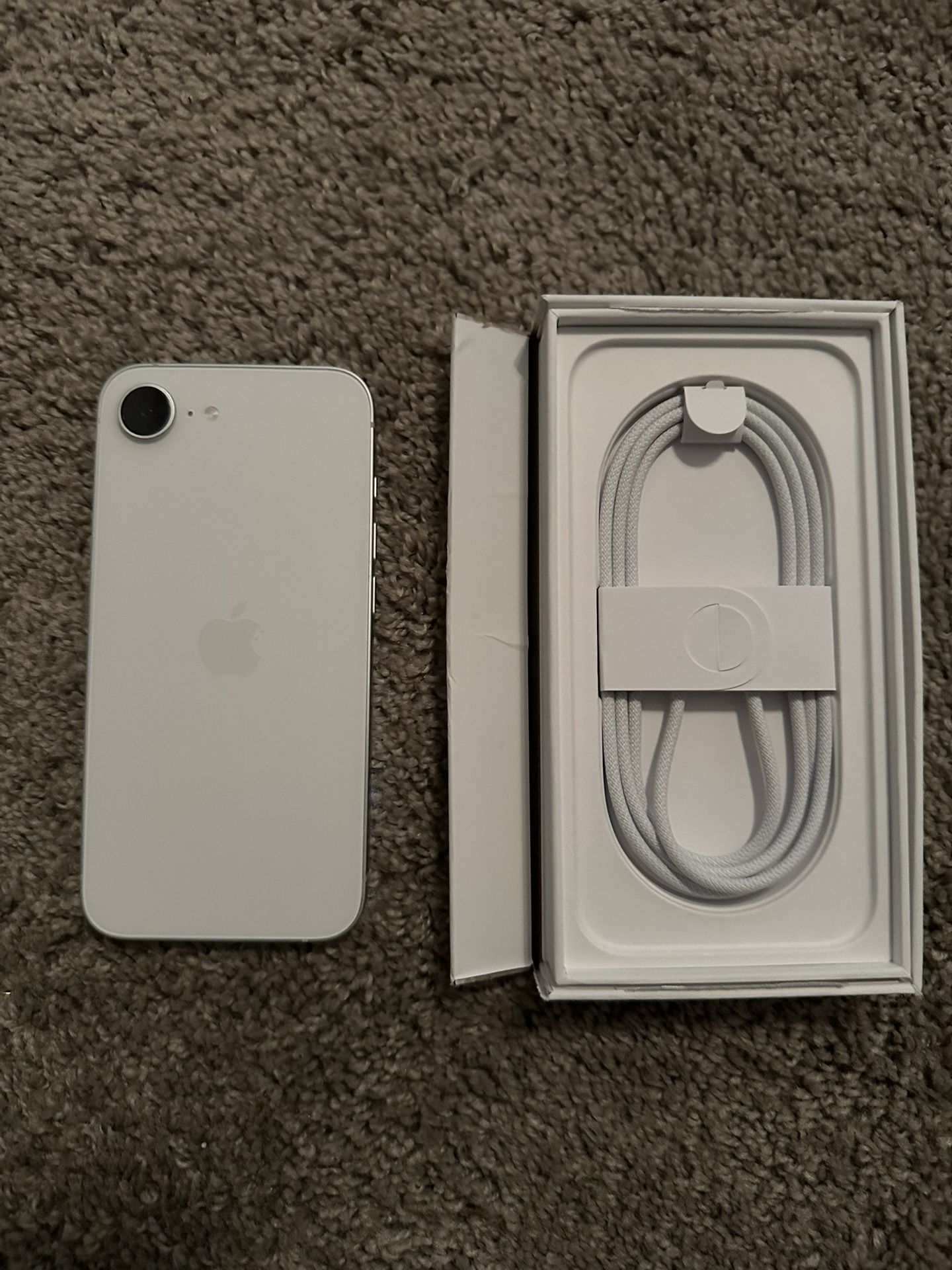Apple iPhone 16e