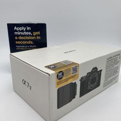 Sony a7V With 28-70mm Kit Lens 