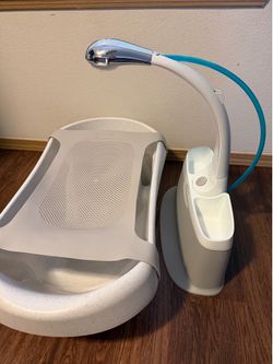Baby Bathtub with Shower Attachment – Excellent Condition