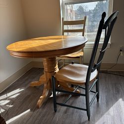 Kitchen table with 2 chairs