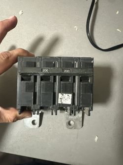 200 Amp Siemens Main Breaker