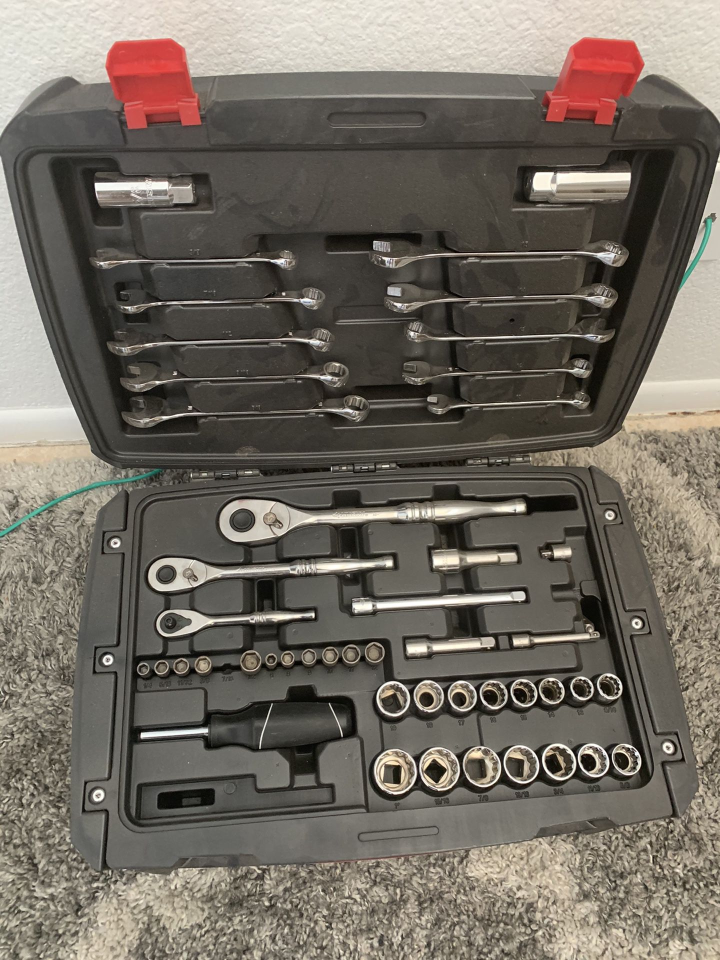 Husky mechanic tools set 230 piece