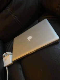 MacBook Pro 13” 256gb sad 6gb ram Logic Pro Final Cut Pro Microsoft office