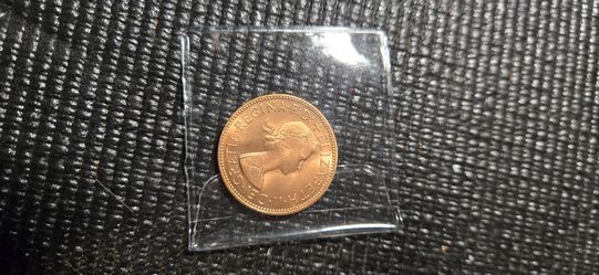 Queen Elizabeth II Gold Sovereign Coin
