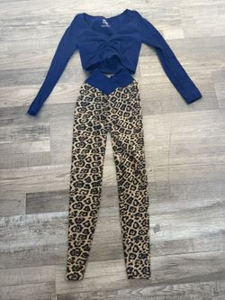 Gym set  Size small  New  Super stretch 