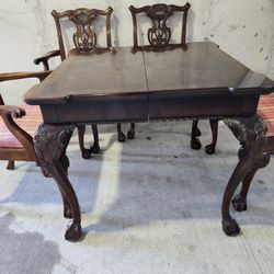 Kitchen Table With 4 Chairs Excellent Condition Has Leave  34x34 High 30 Delivery Available With Extra $$$$$