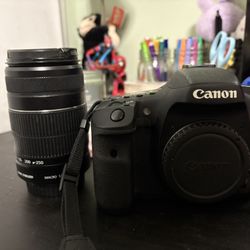 Canon EOS 7D + Zoom In Camera Lense