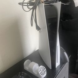 Ps5  comes with controller and charging docks and cables BEST OffER