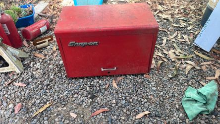 Vintage snap on toolbox