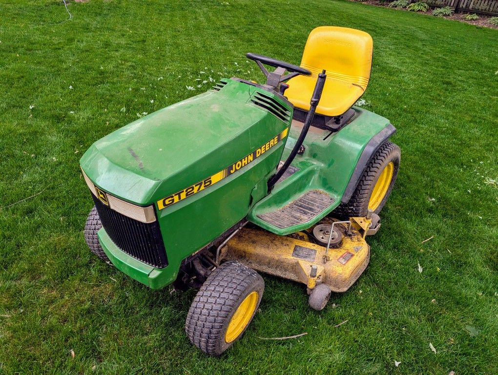John Deere GT 275 Lawn tractor/Riding Lawnmower For Sale
