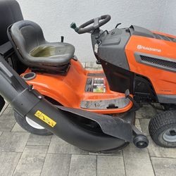 Husqvarna yth22v46 lawn tractor used