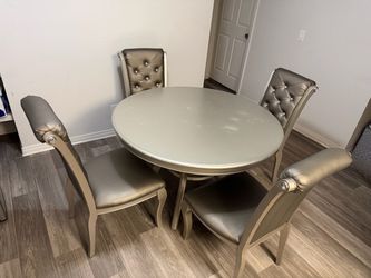 Dinning table with 4 chairs
