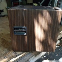 Mini Fridge 