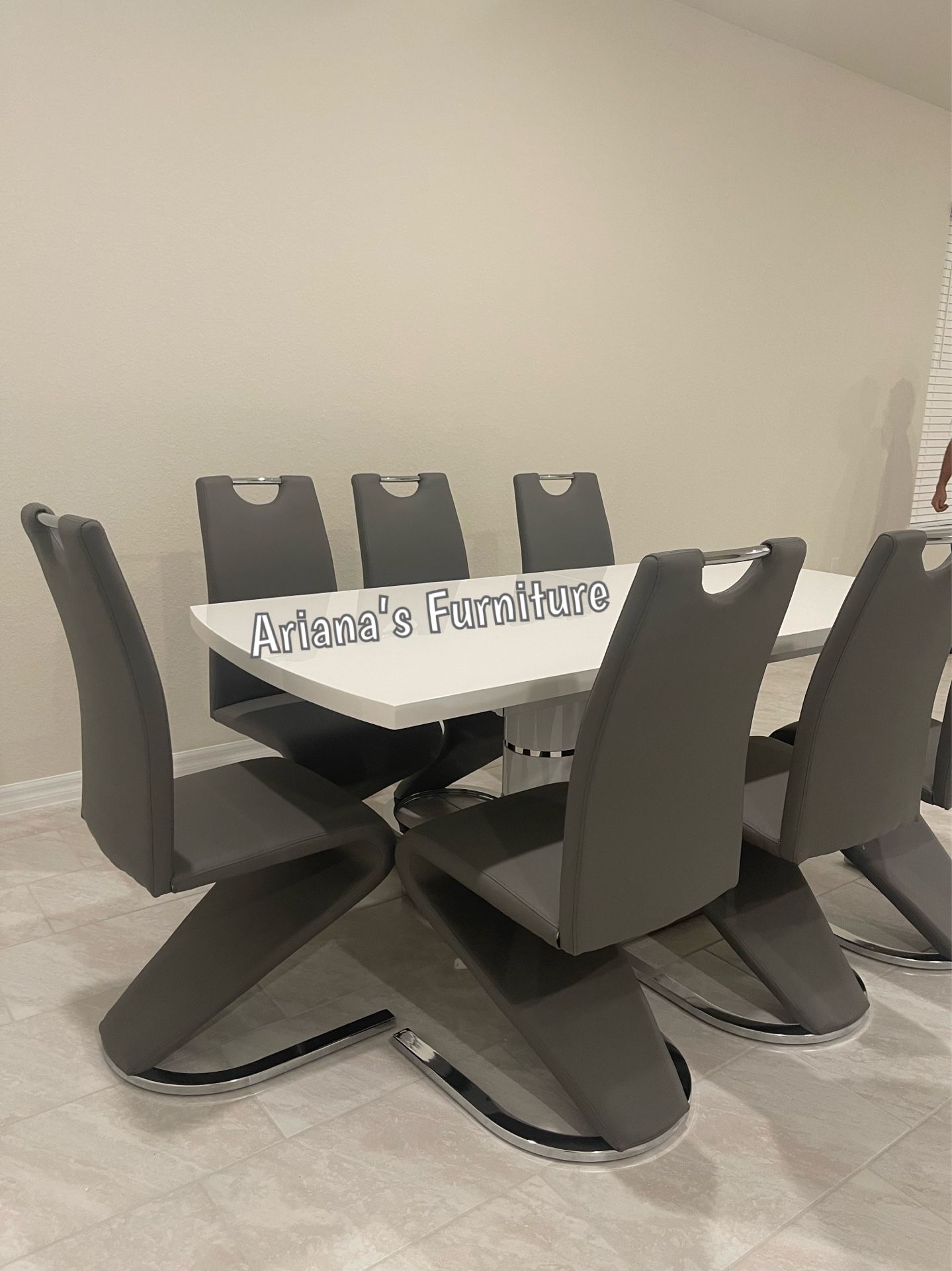 New Expandable Dining Table 6 Chairs 63/74x35
