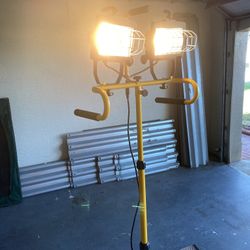 Double Construction Lamp 500watt On Tripod 