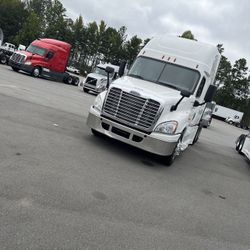 Two Freightliner Cascadia For Sale