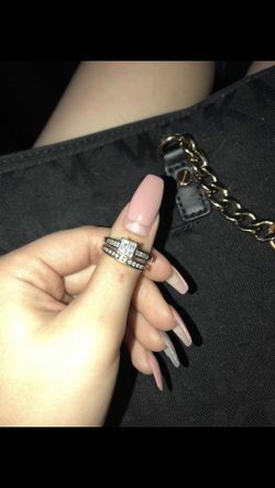 Gold wedding ring set