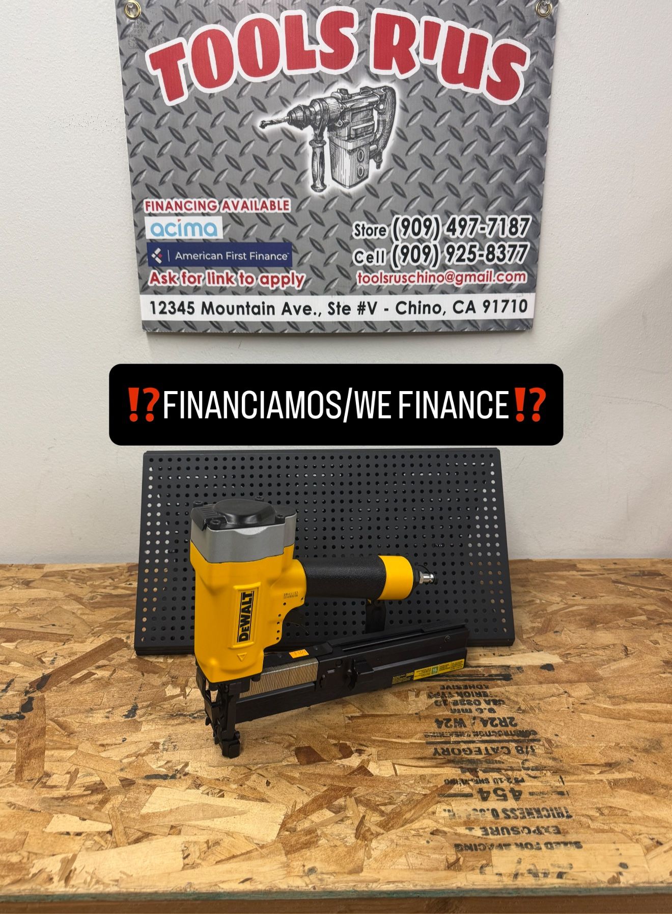 DEWALT 16GA Wide Crown Lathing Stapler**(FINANCIAMOS/WE FINANCE)**