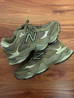 New balance (Men’s 7.5/Women 9)