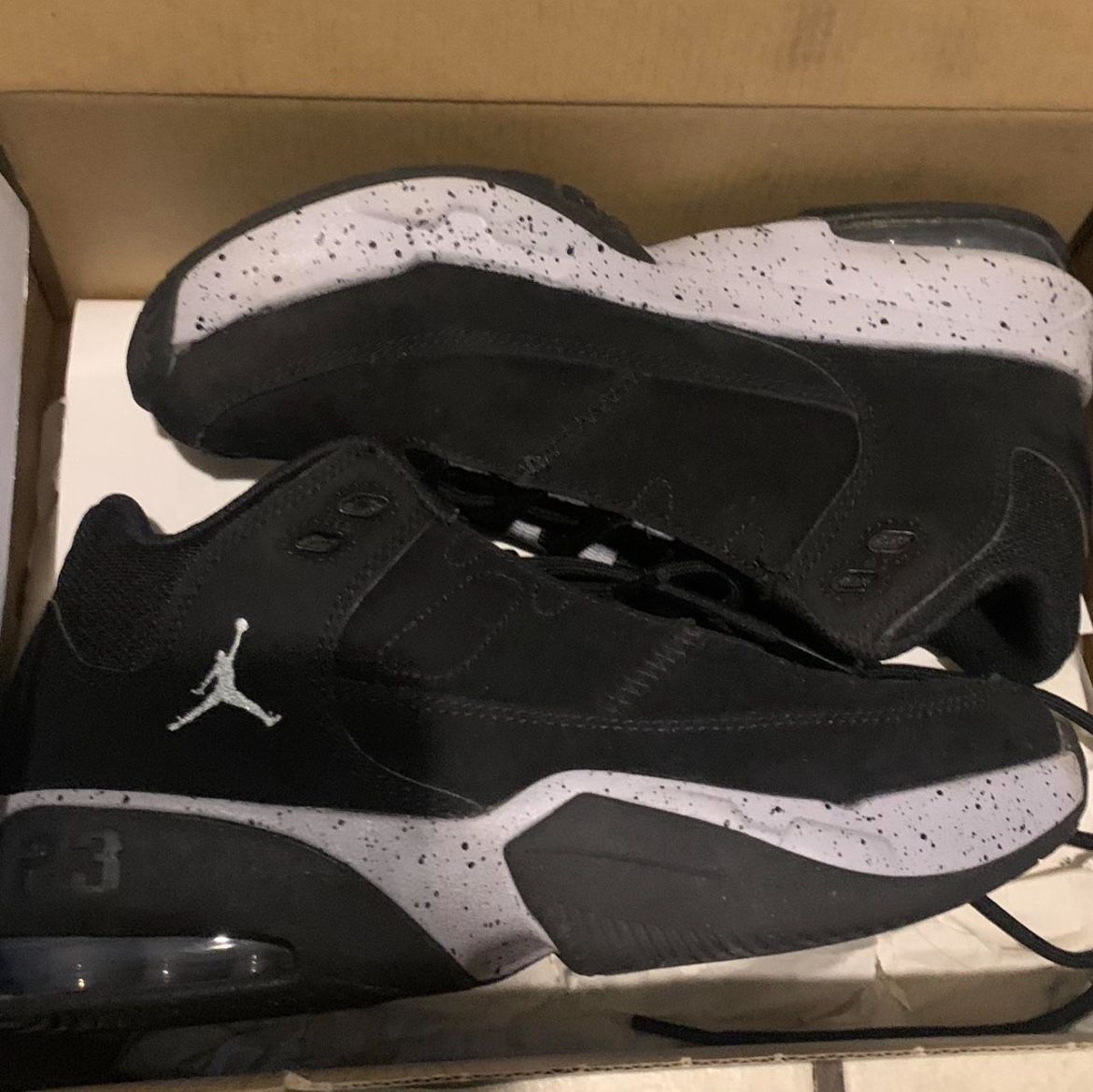 Jordans Max Aura 3