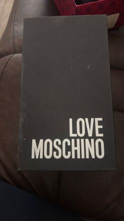 Love moschino shoe