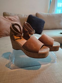 Wedges 8.5 Womans