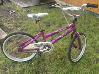 Girls bike LIKE NEW