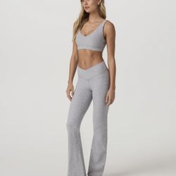 NEW Vuori Elevation Rhythm Flare and Bra in  Light Heather Grey - SMALL