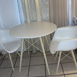 Table And Chairs 