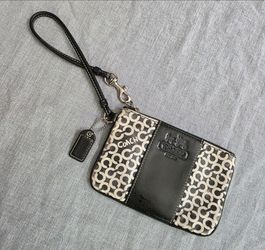 Small Coach wristlet