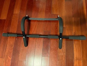 Over the door pull up bar