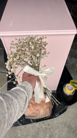 Faux Baby’s Breath Cluster.