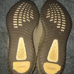 Tan Yeezy Adidas 