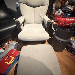 Nursing Rocking Chair 