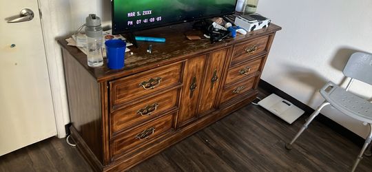 Dresser