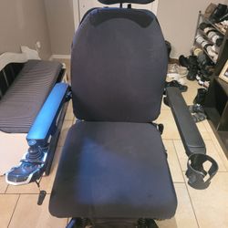 Quantum Tru-balance 4 Wheel Chair