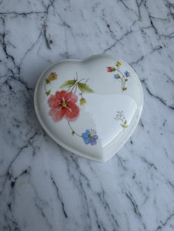 Heart Shape Jewelry Box