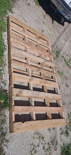 Large pallet FREE